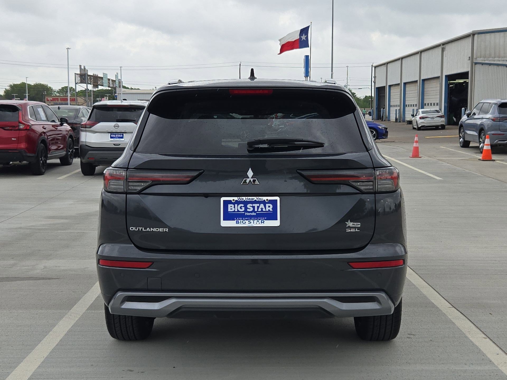 Used 2025 Mitsubishi Outlander SEL image 5