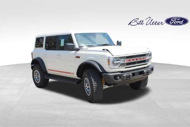 New 2026 Ford Bronco Outer Banks w/ Sasquatch Package AWD/4WD image 2