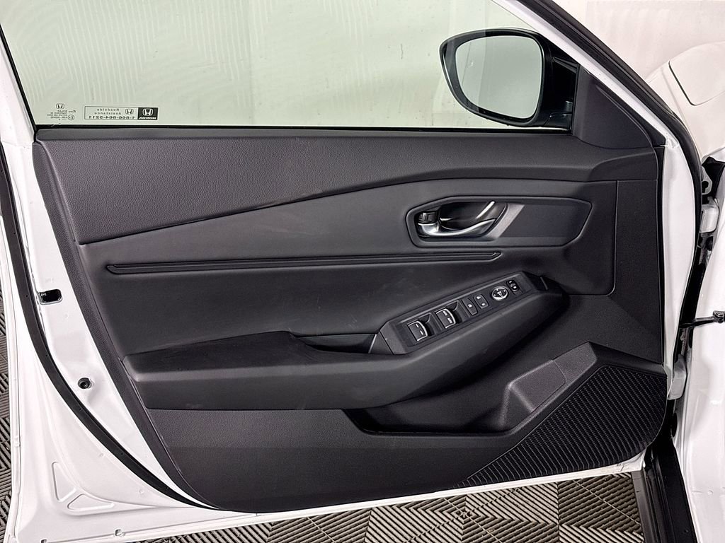 Used 2025 Honda Accord SE image 10