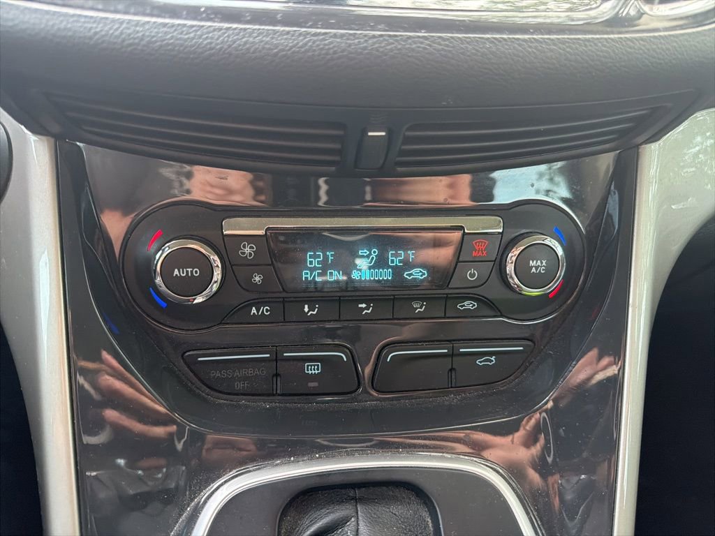 Used 2013 Ford C-MAX SEL image 22