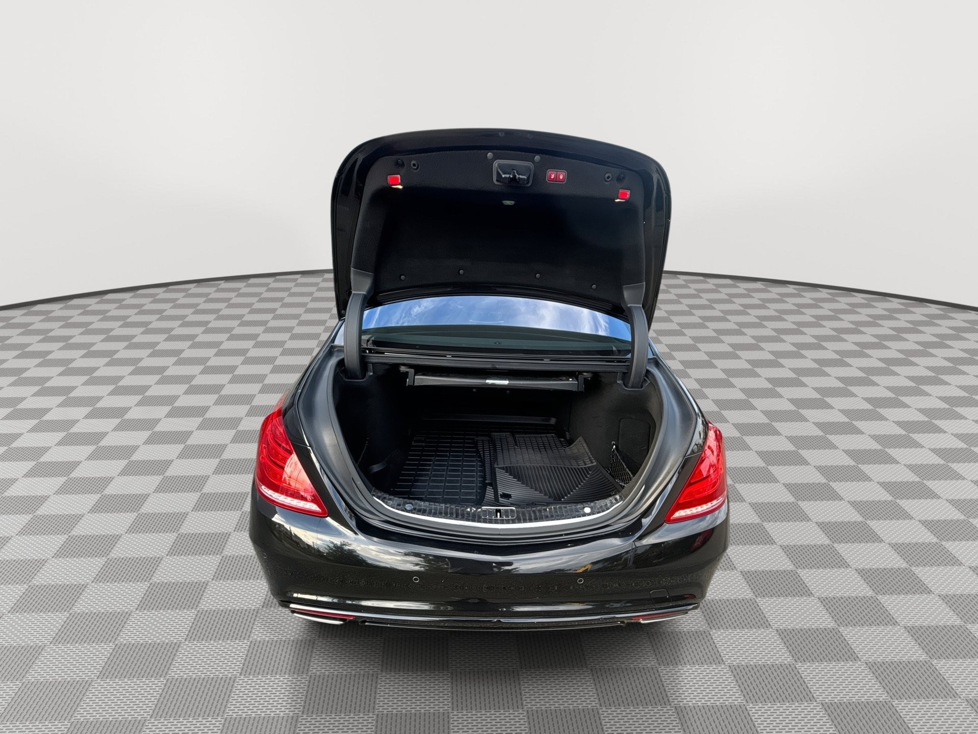 Used 2015 Mercedes-Benz S 550 4MATIC Sedan w/ Sport Package image 21