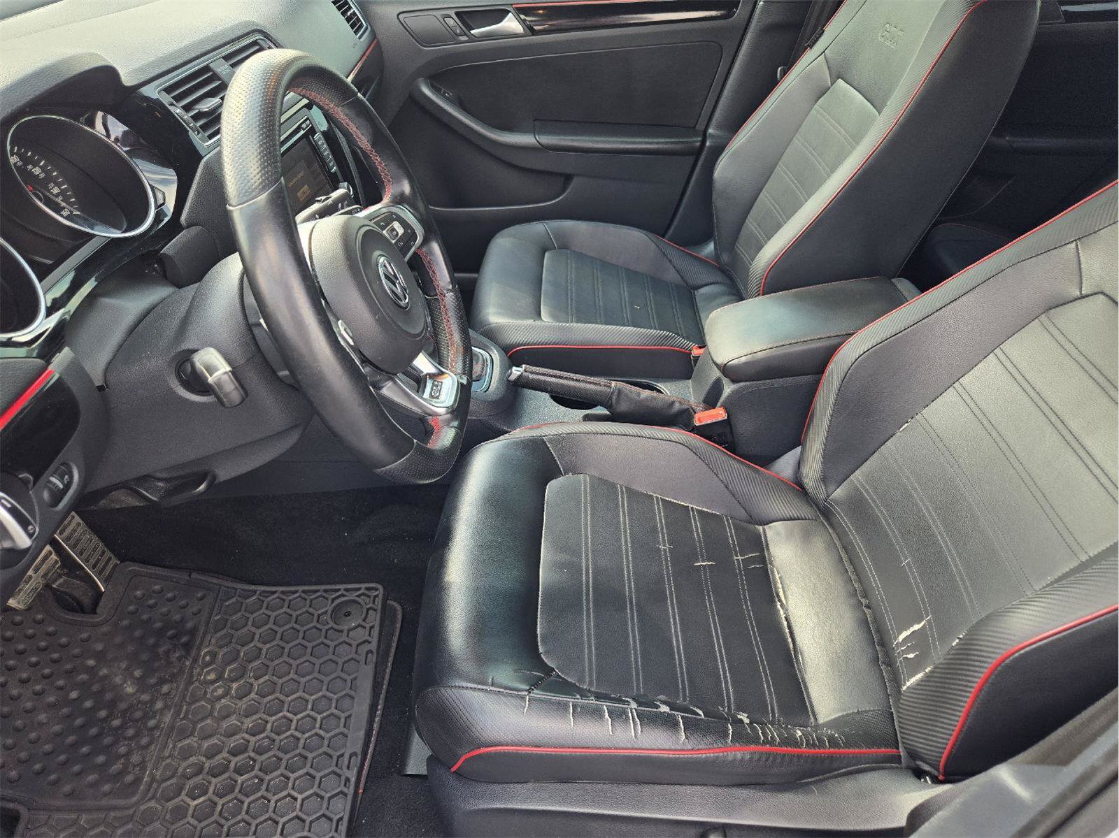 Used 2015 Volkswagen Jetta GLI SE FWD image 13