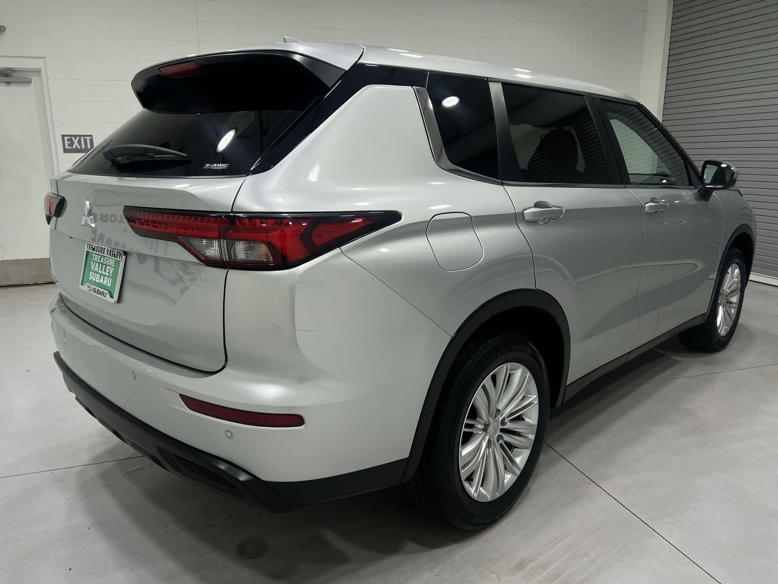 Used 2024 Mitsubishi Outlander ES AWD/4WD image 8