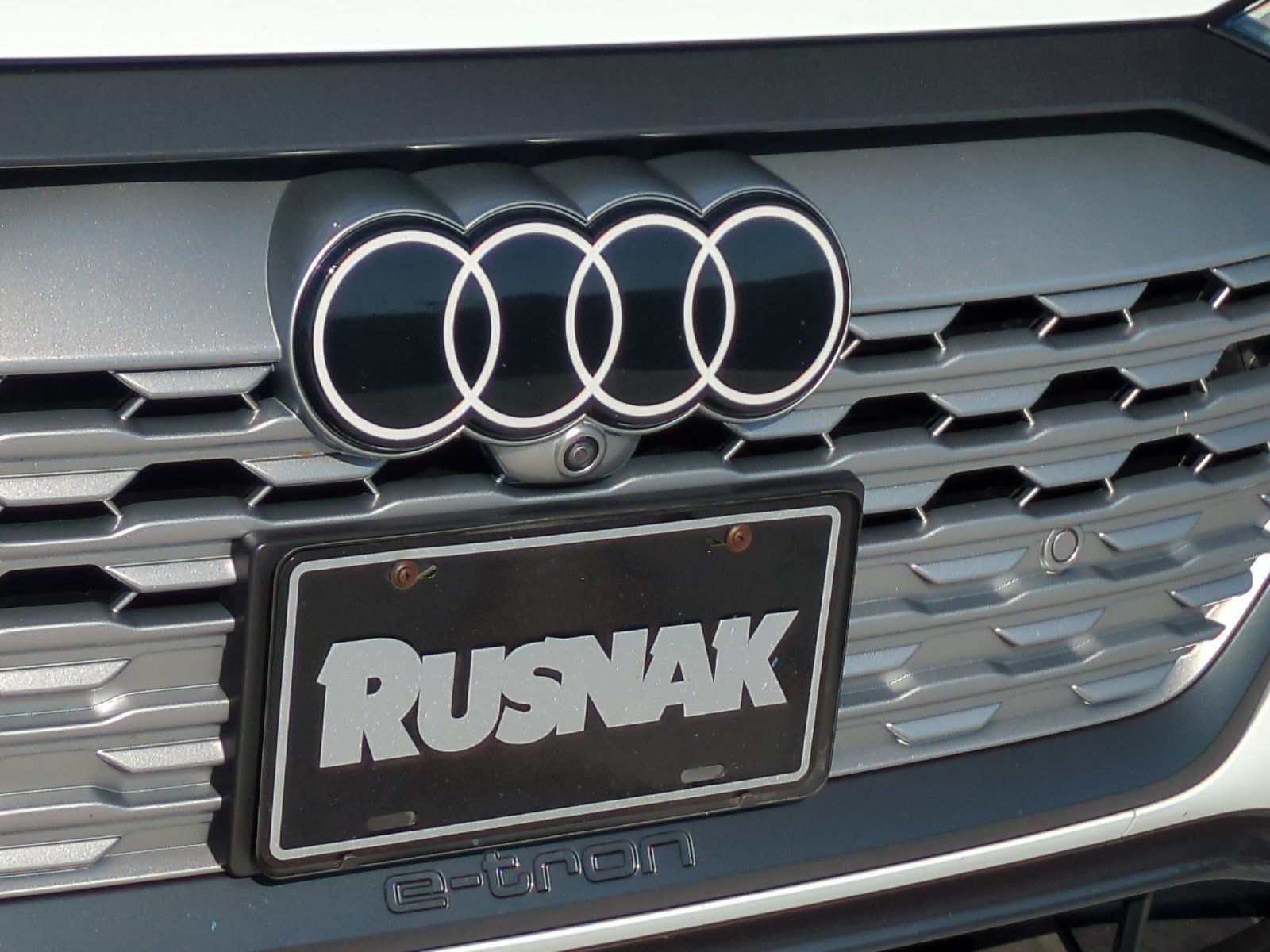 Used 2024 Audi Q8 e-tron Premium Plus AWD/4WD image 25