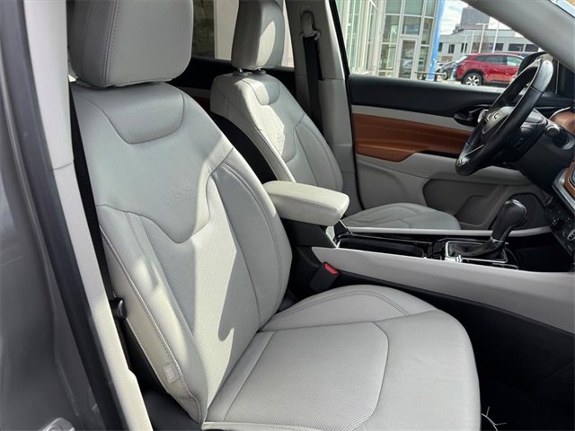 Used 2022 Jeep Compass Limited image 11