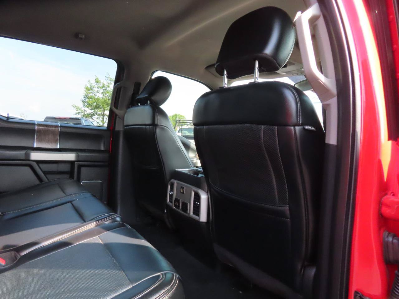 Used 2019 Ford F250 Lariat w/ Lariat Ultimate Package AWD/4WD image 43