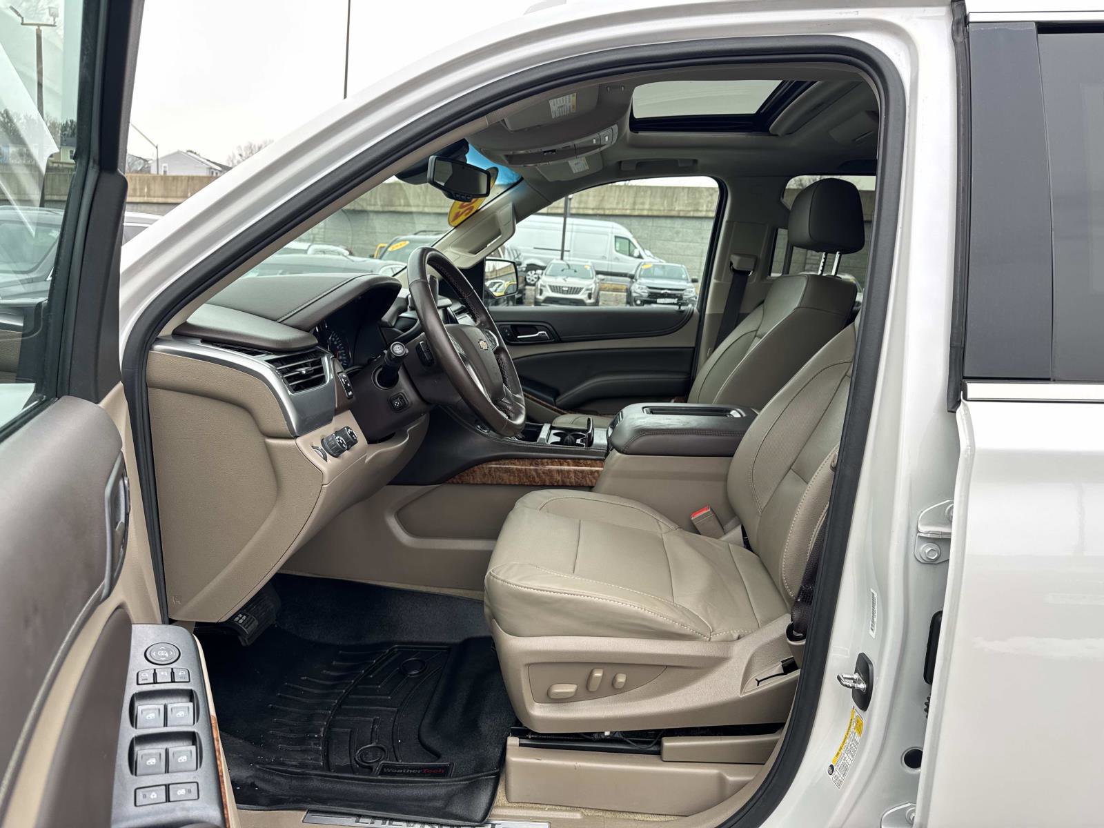 Used 2018 Chevrolet Suburban Premier image 21