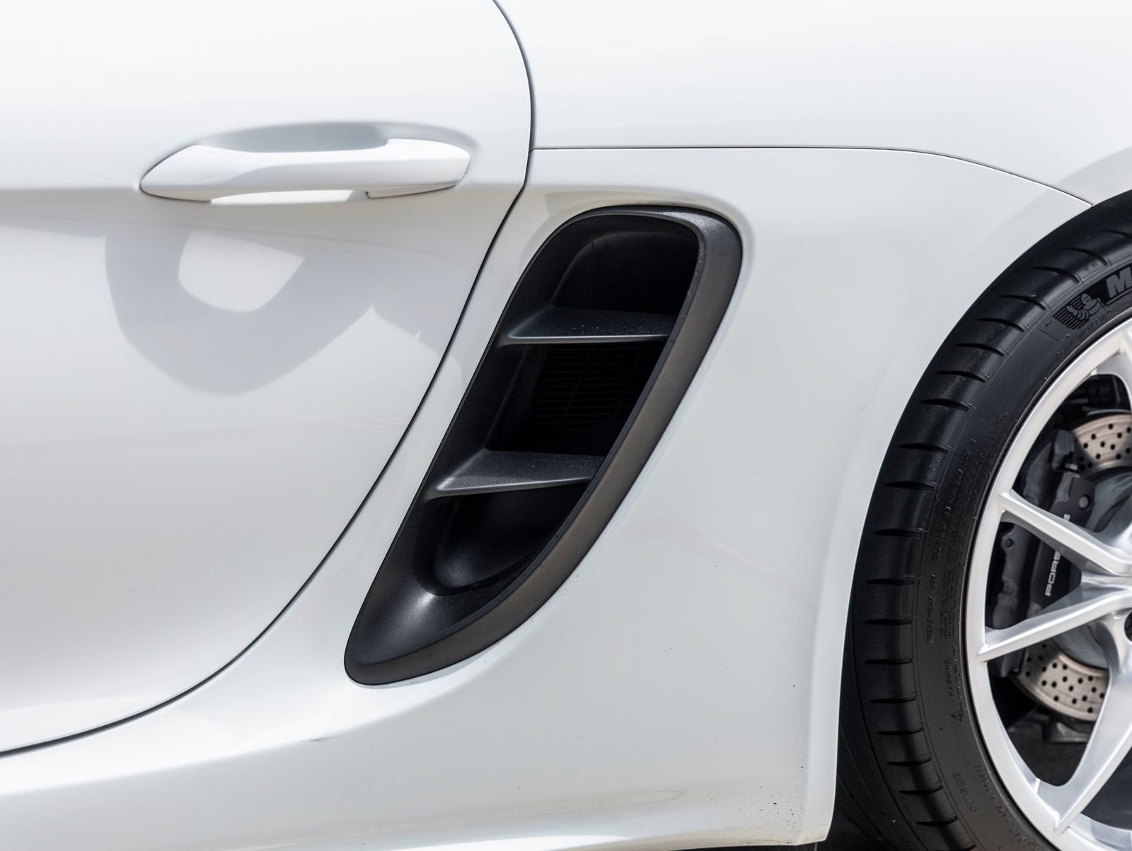 Certified 2024 Porsche 718 Cayman RWD image 17
