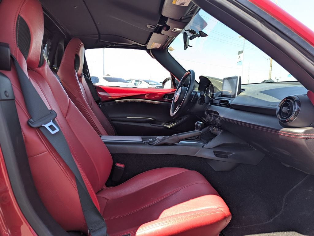 Used 2017 MAZDA MX-5 Miata RF Club w/ Appearance Package RWD image 30