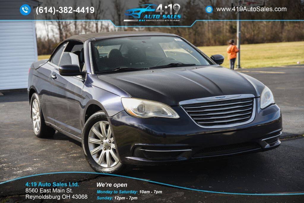 Used 2012 Chrysler 200 Touring FWD image 2