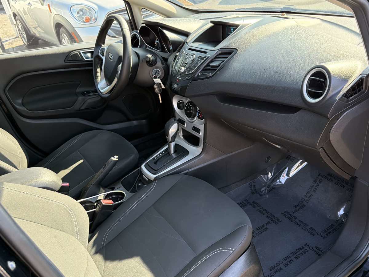 Used 2016 Ford Fiesta SE image 17