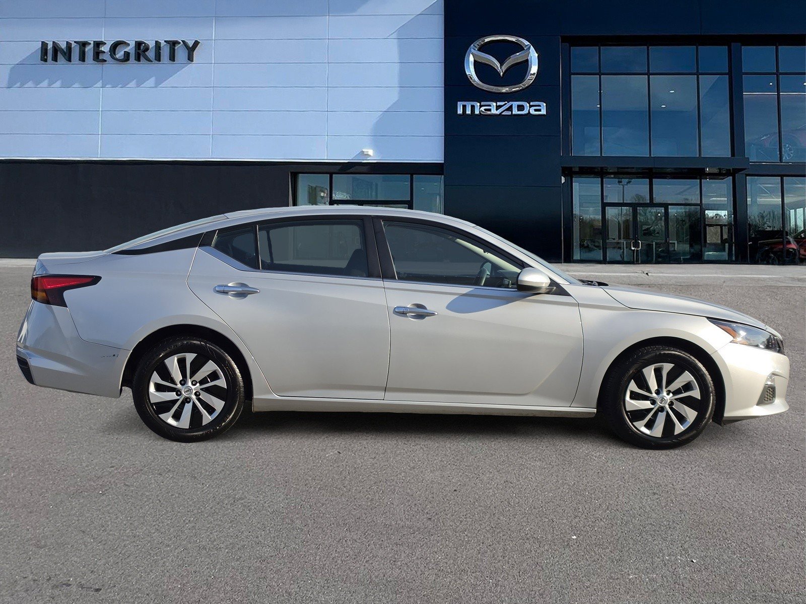 Used 2022 Nissan Altima 2.5 S FWD image 3