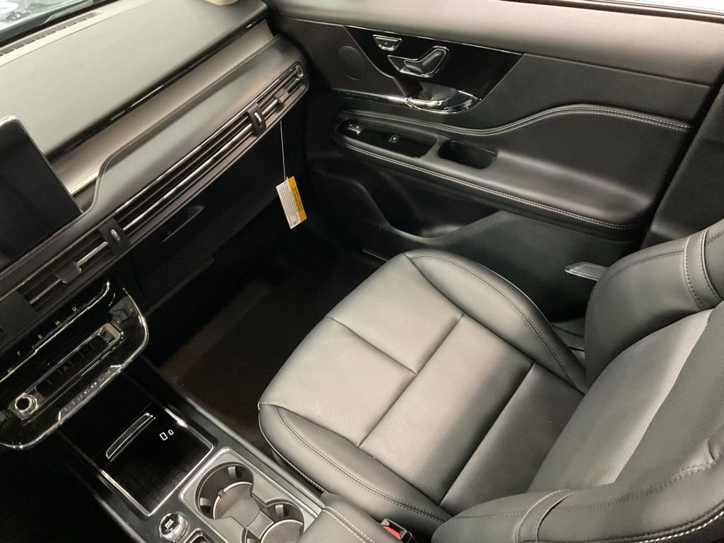 New 2026 Lincoln Corsair Premiere image 18