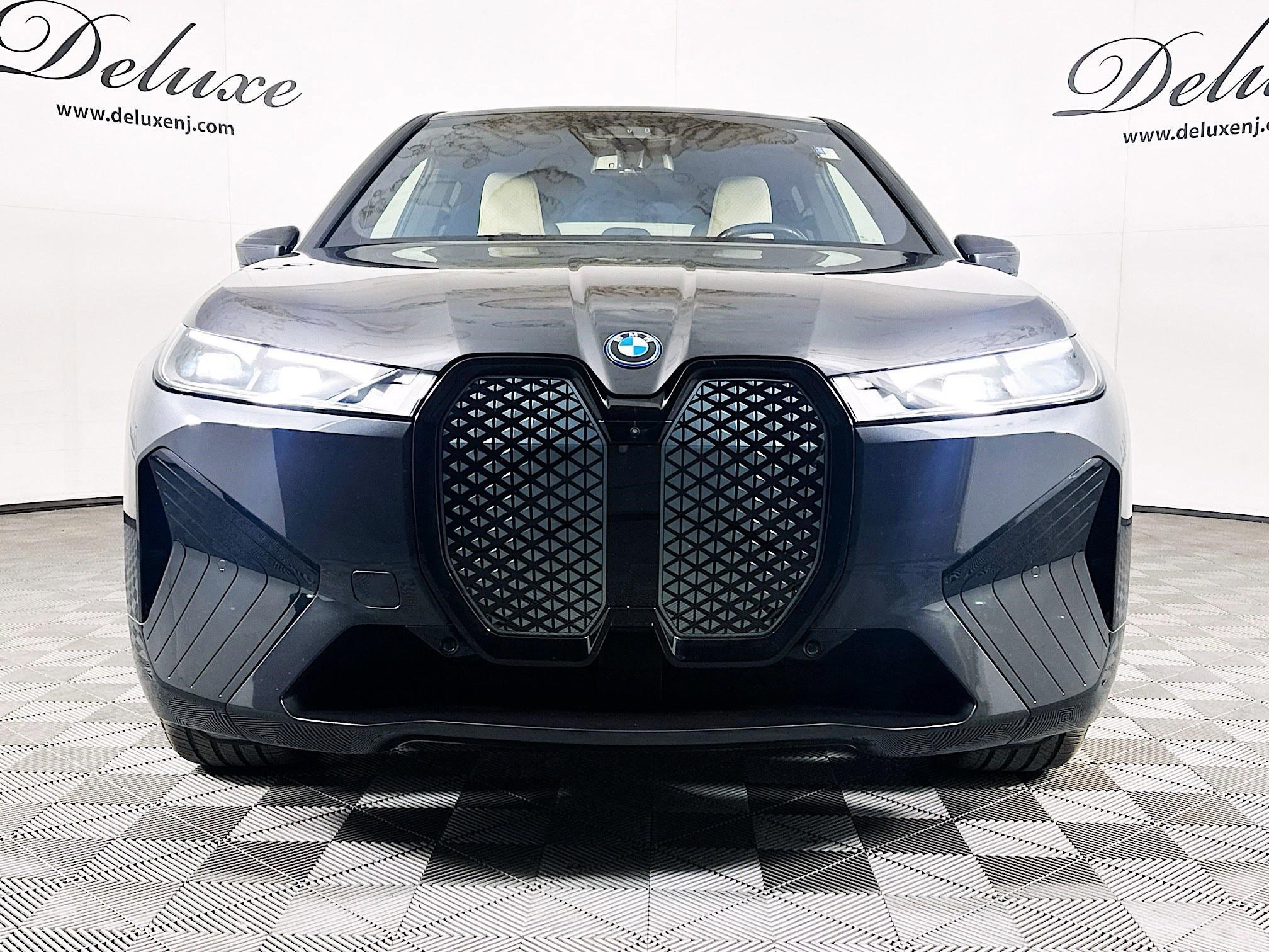 Used 2024 BMW iX xDrive50 w/ Sport Package image 2