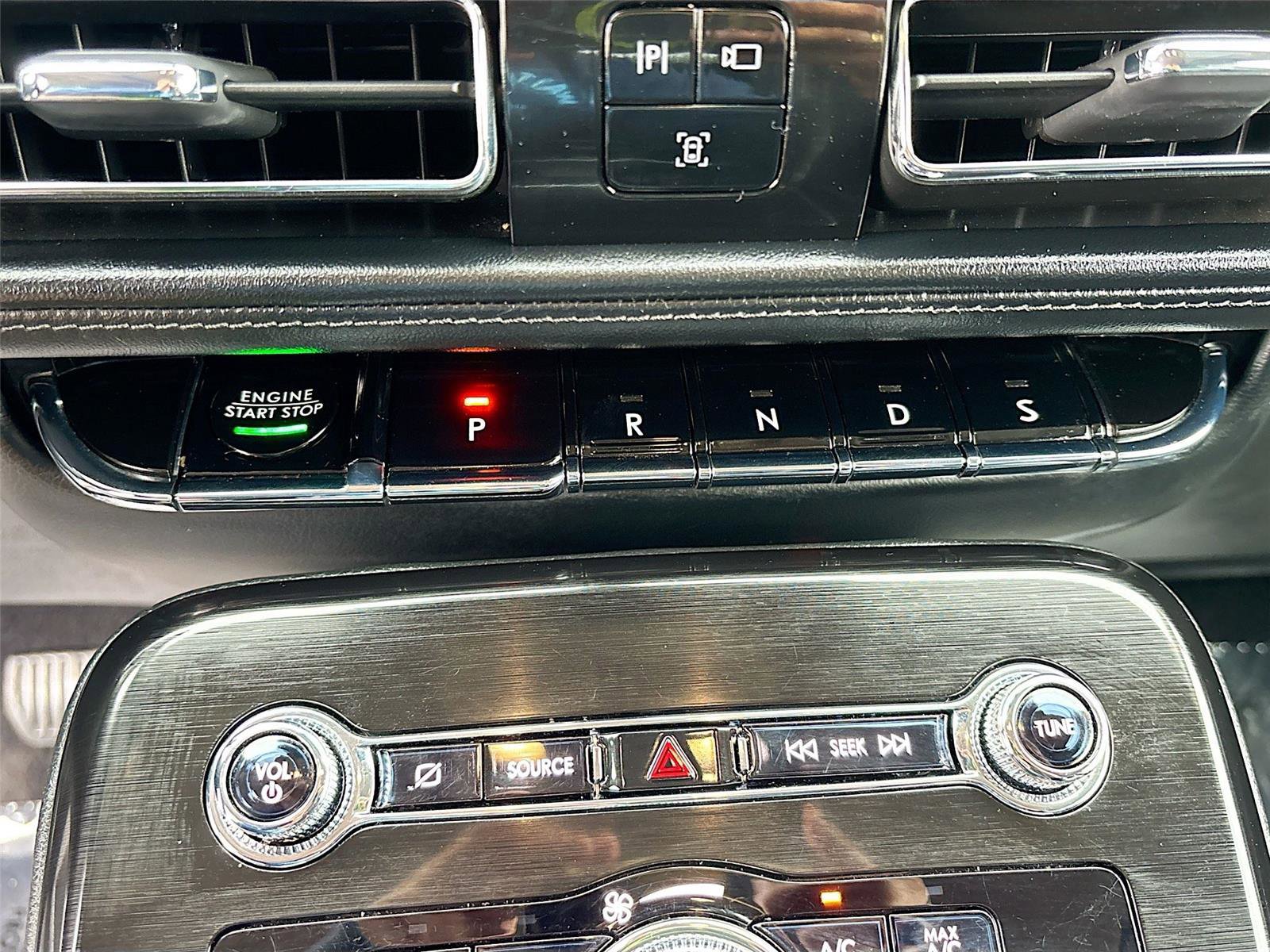 Used 2022 Lincoln Nautilus Reserve w/ Luxury Package image 17