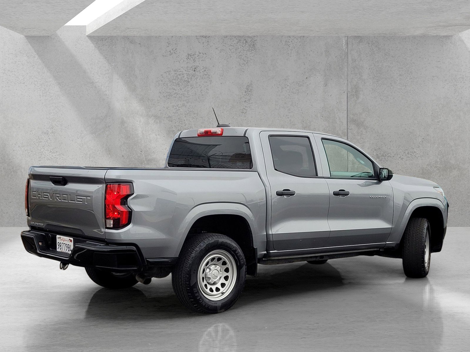 Used 2024 Chevrolet Colorado W/T image 4