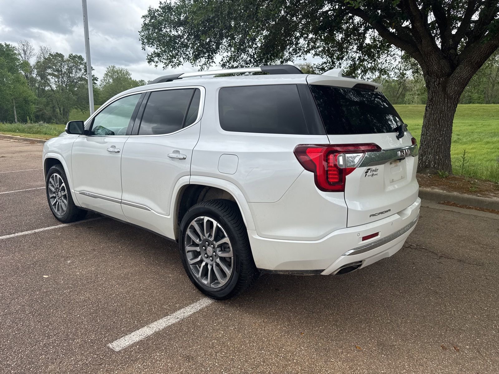 Used 2021 GMC Acadia Denali w/ Denali Technology Package image 4