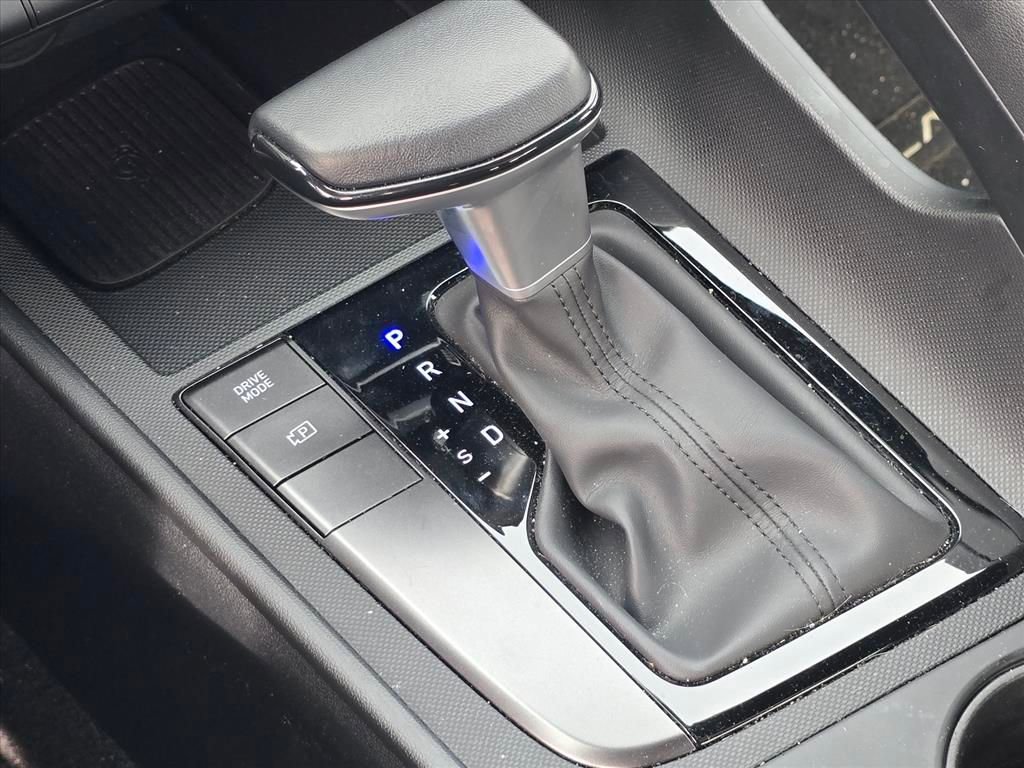 Certified 2025 Hyundai Elantra Sport image 20