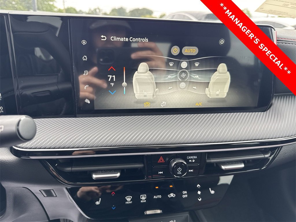 New 2025 Nissan Kicks SR w/ SR Premium Package image 19