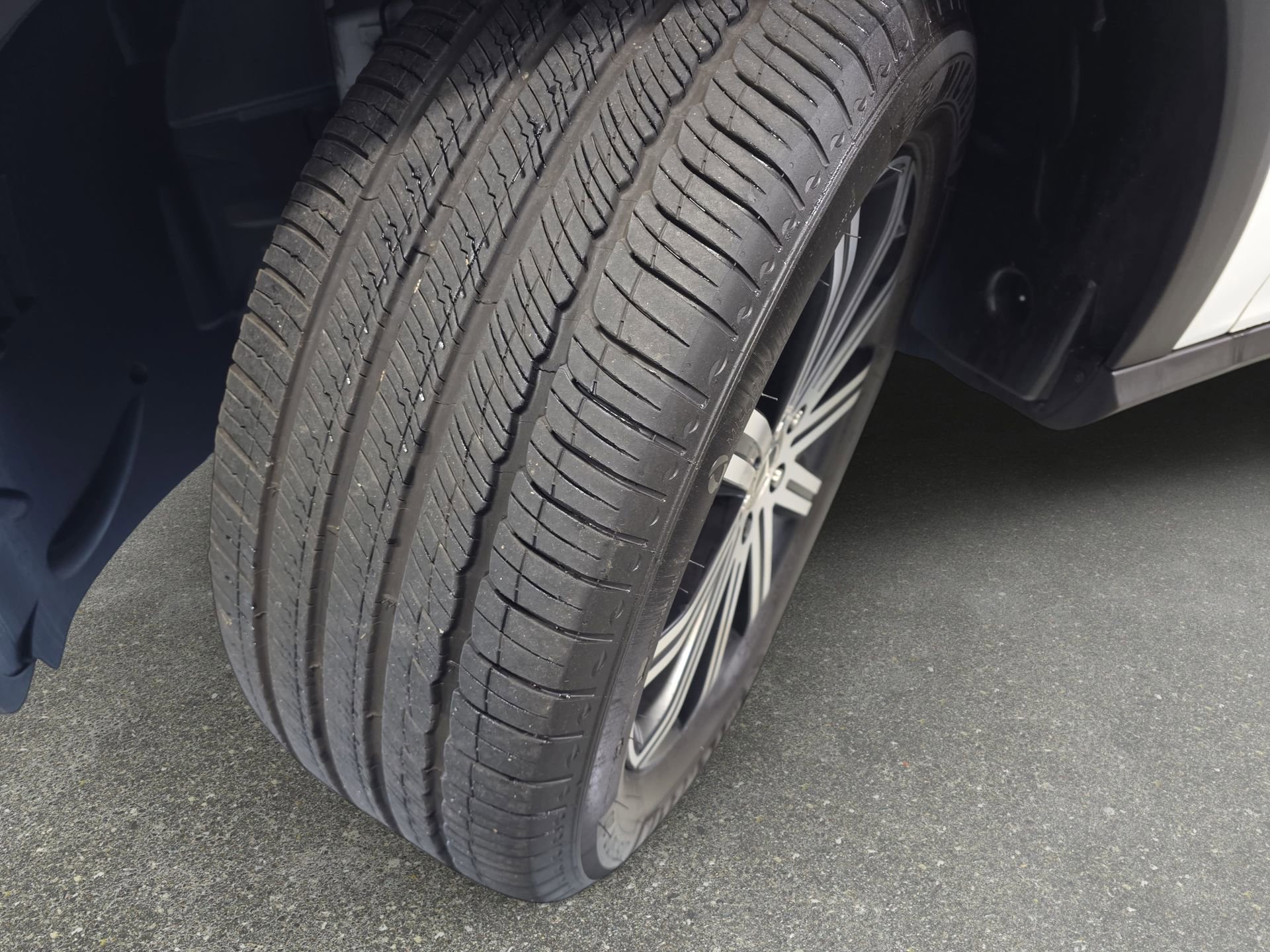 Certified 2025 Mercedes-Benz GLE 350 4MATIC image 31