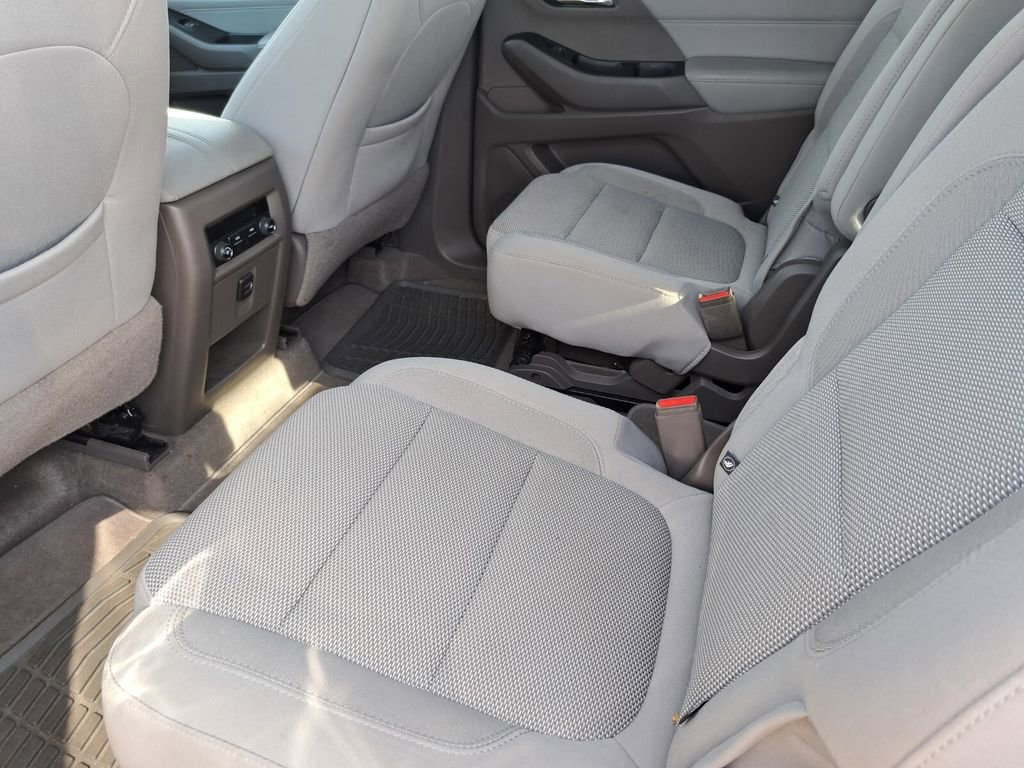 Used 2018 Chevrolet Traverse LT image 20