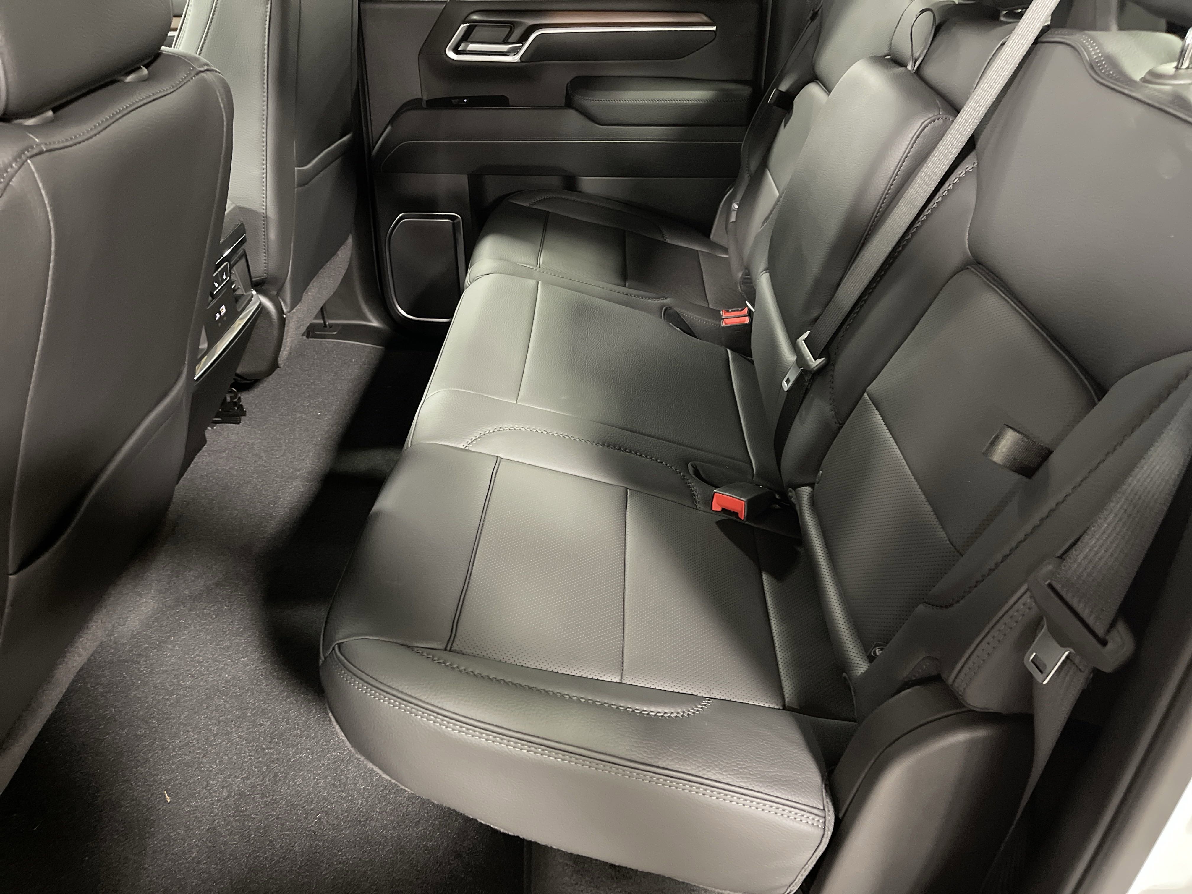 New 2026 GMC Sierra 2500 Denali w/ Denali Reserve Package image 15