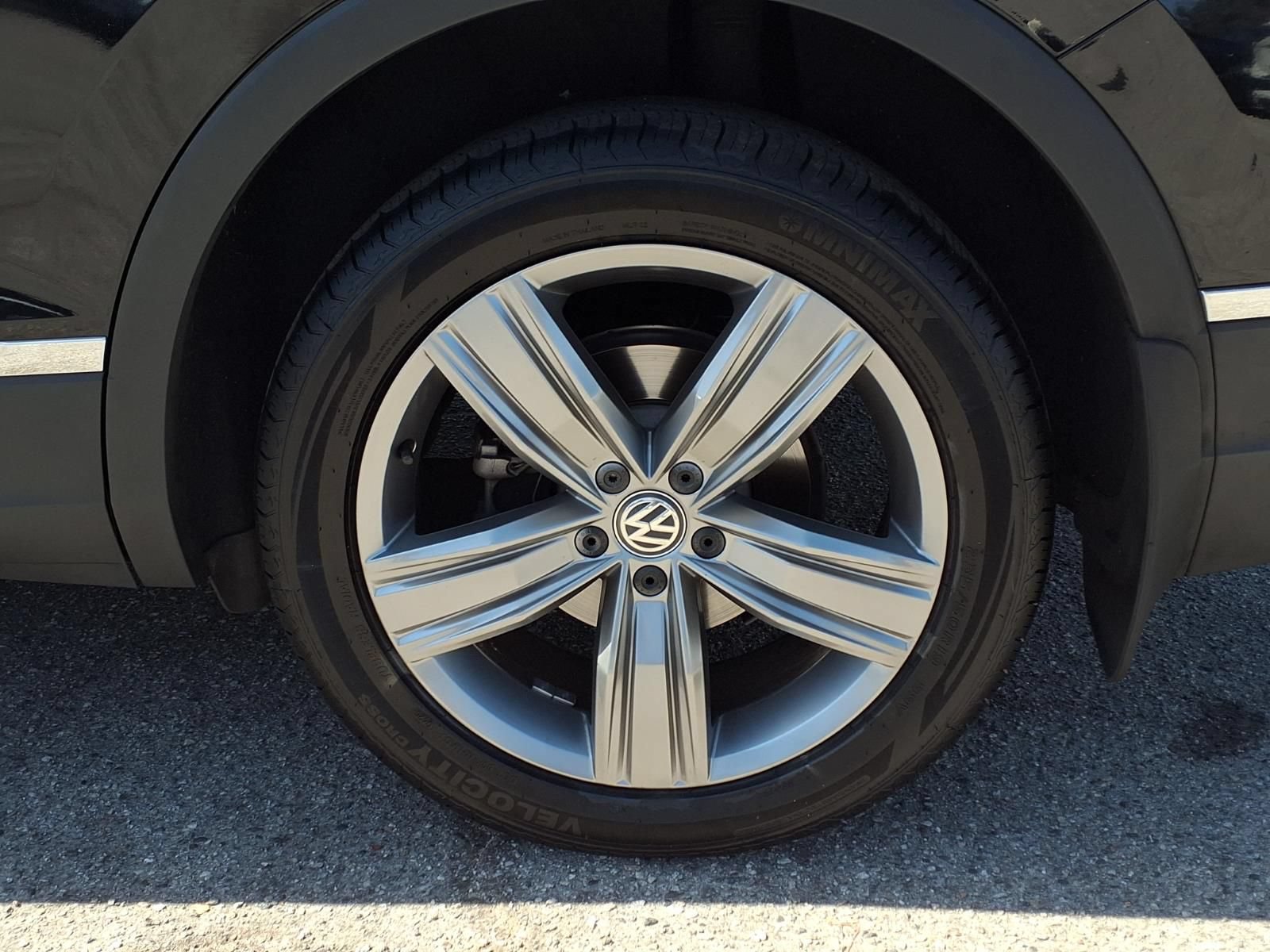 Used 2019 Volkswagen Tiguan SEL Premium AWD/4WD image 4