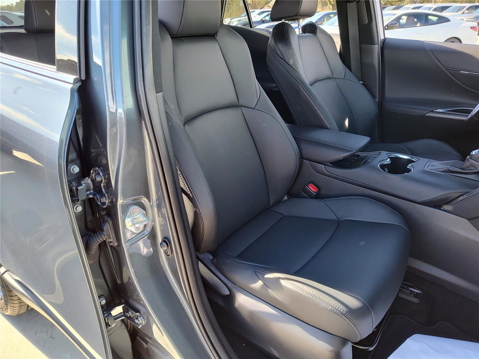 Used 2024 Toyota Venza XLE image 23