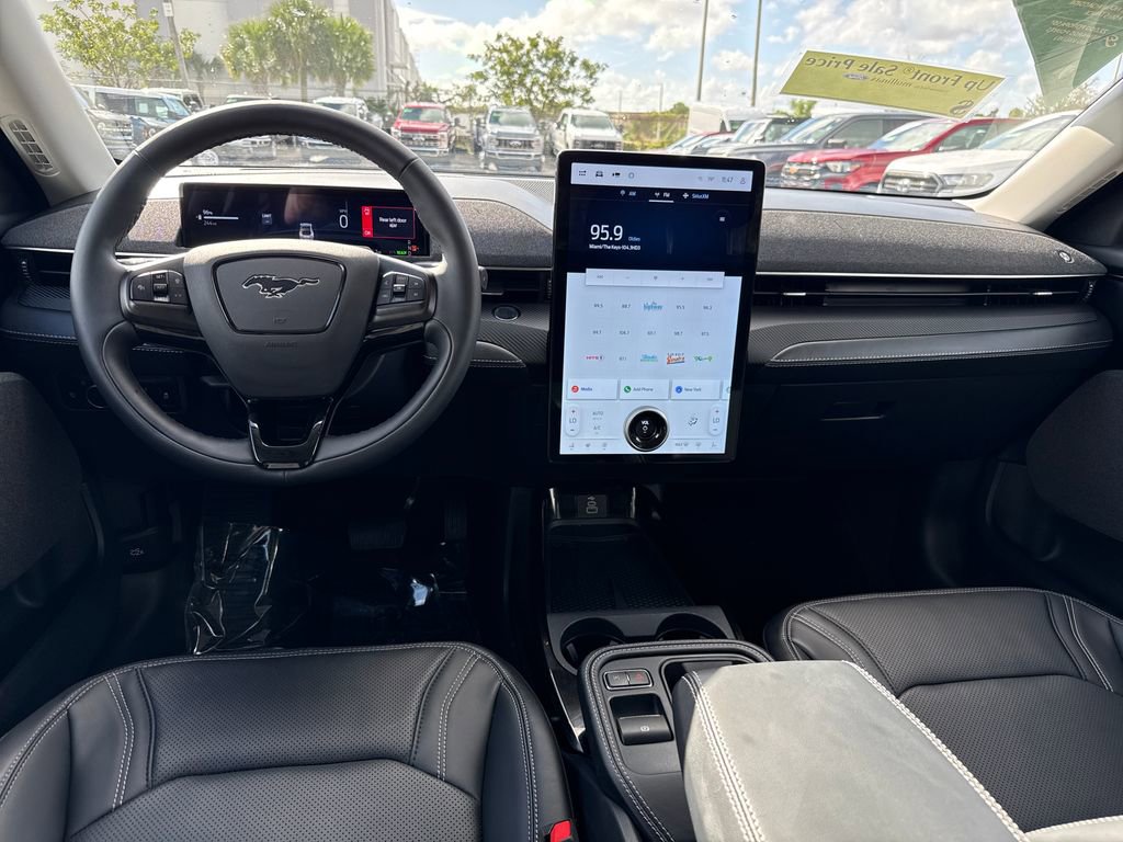 Used 2025 Ford Mustang Mach-E Premium image 6
