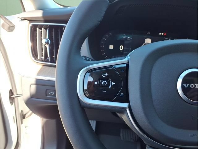 New 2026 Volvo XC60 B5 Plus w/ Protection Package Premier AWD/4WD image 20