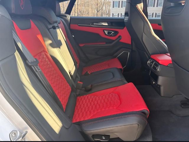 Used 2022 Lamborghini Urus image 13