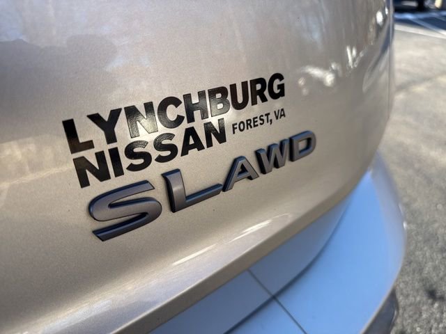 Used 2024 Nissan Rogue SL image 11