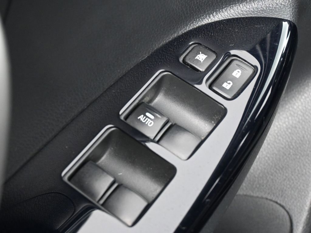 Used 2023 Mitsubishi Eclipse Cross LE image 13