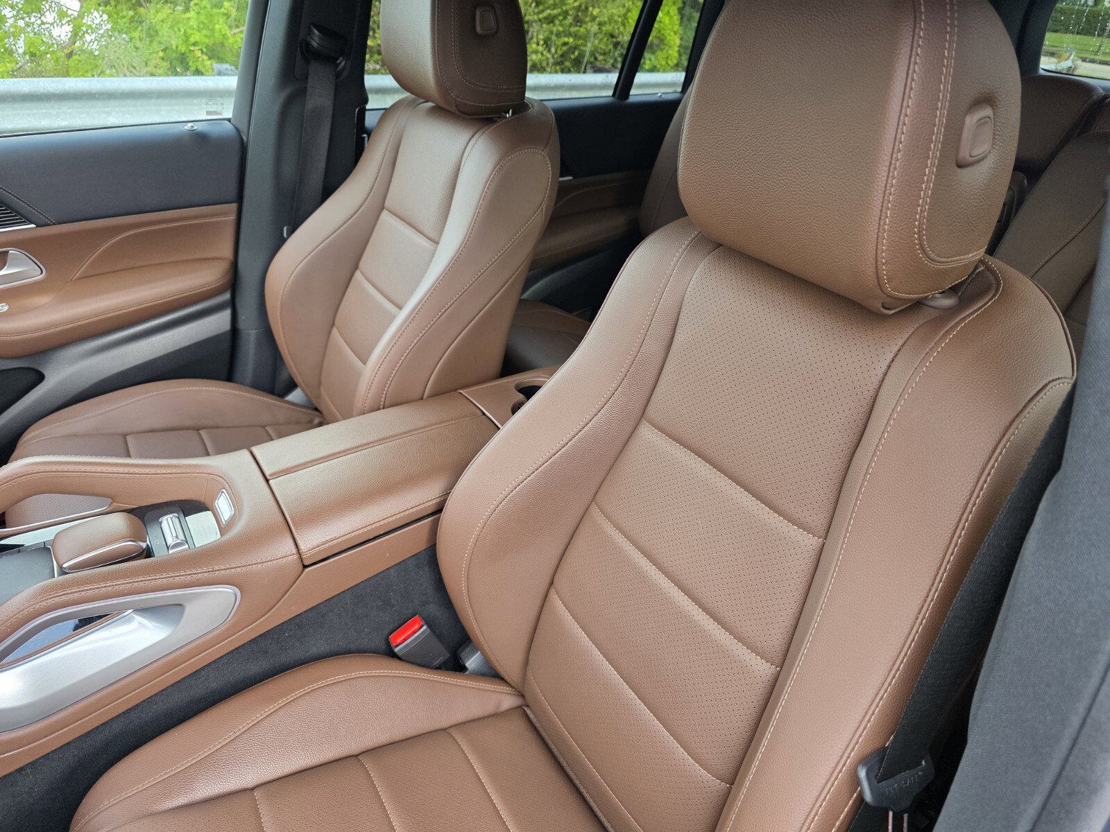 Used 2024 Mercedes-Benz GLS 450 4MATIC image 12