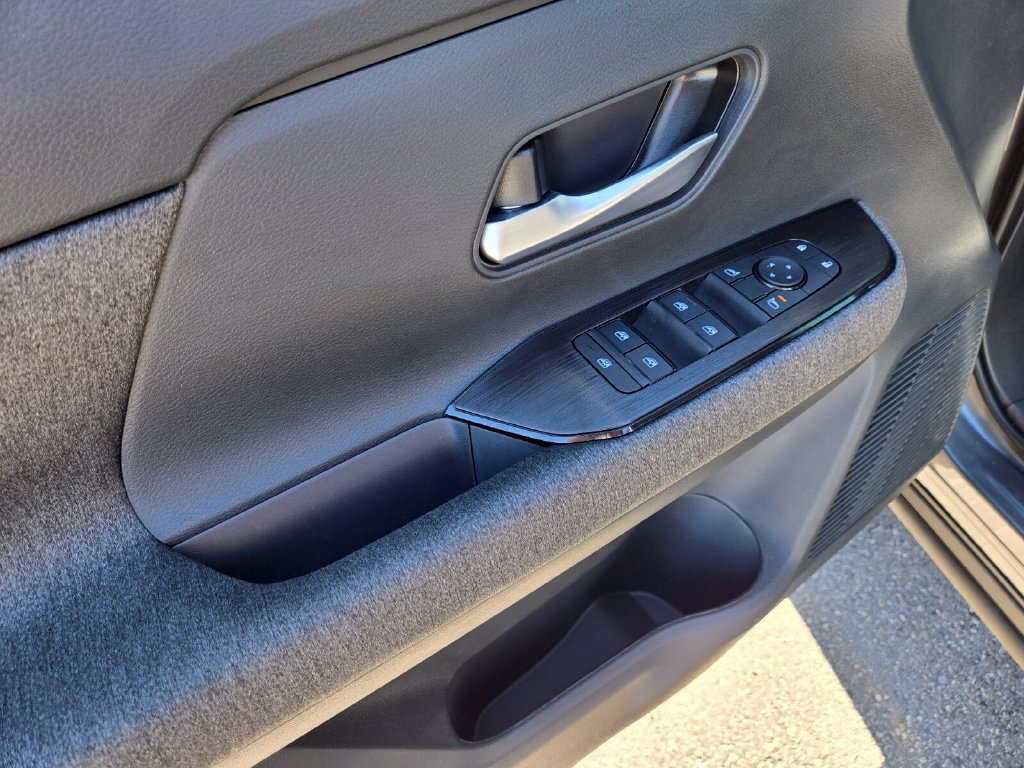 New 2027 Nissan Kicks SV w/ Cold Weather Package FWD image 13