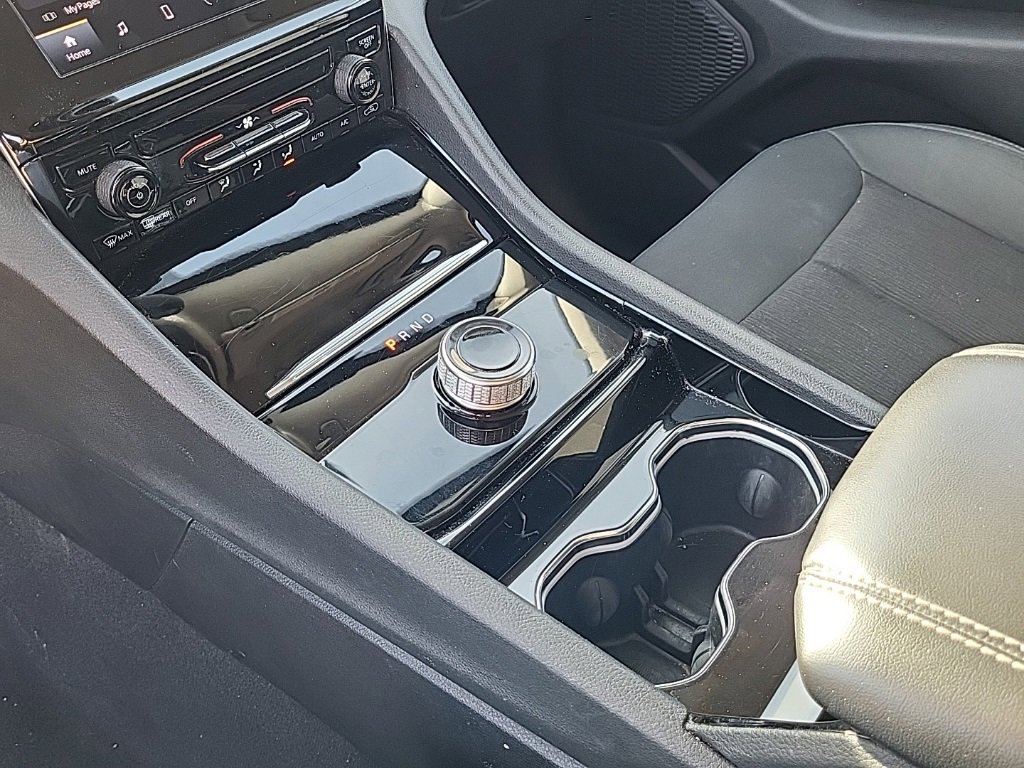 Used 2023 Jeep Grand Cherokee Laredo image 15