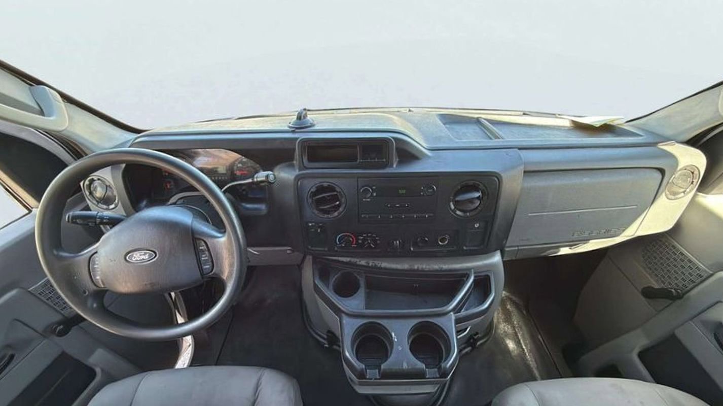 Used 2013 Ford E-350 and Econoline 350 Super Duty image 11