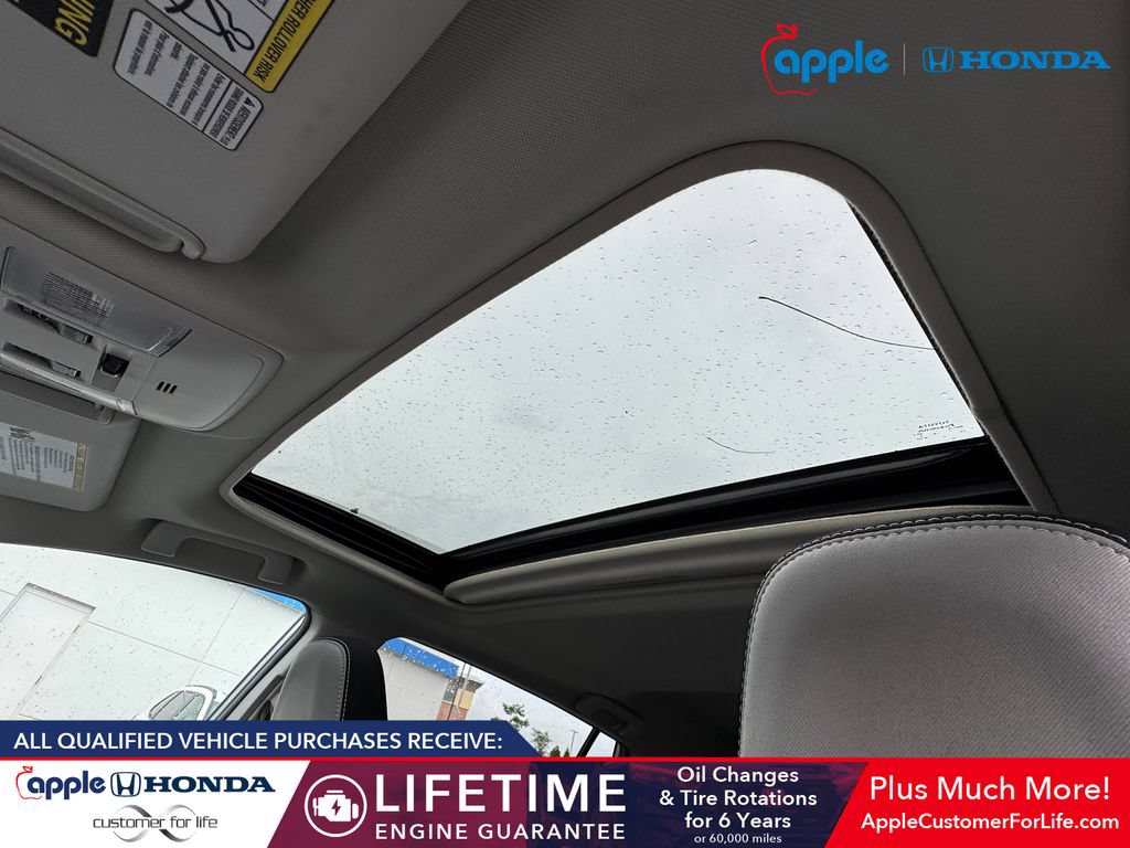Used 2017 Toyota RAV4 XLE AWD/4WD image 18