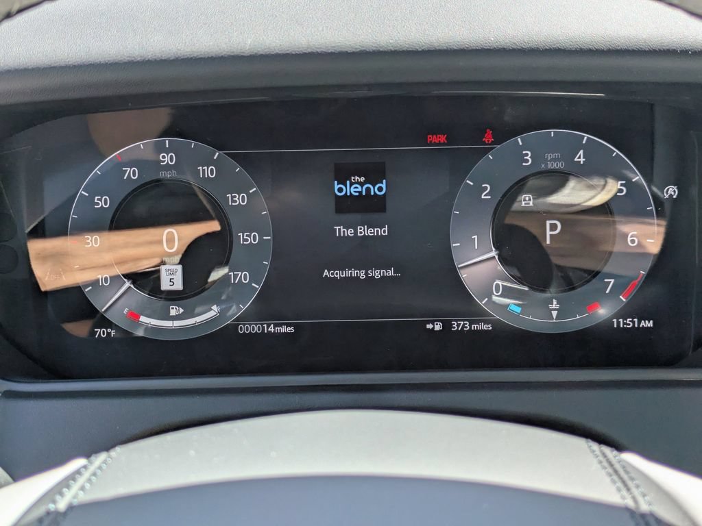 New 2026 Land Rover Range Rover Velar Dynamic SE AWD/4WD image 30