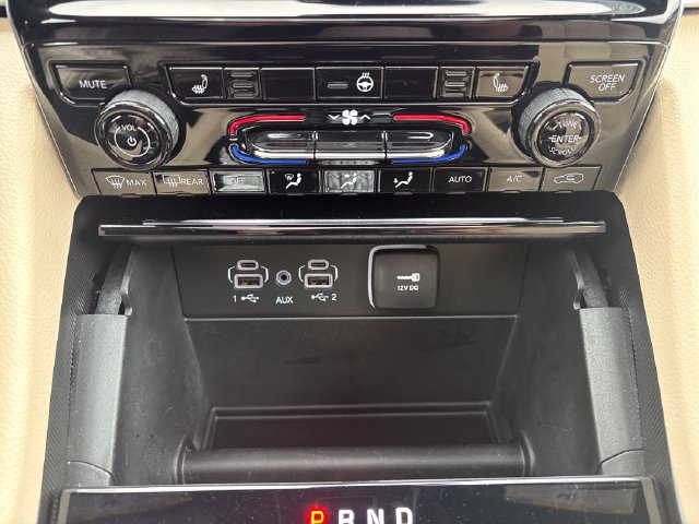 Used 2025 Jeep Grand Cherokee L Limited w/ Black Appearance Package AWD/4WD image 19