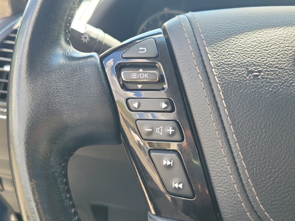 Used 2021 Nissan Armada Platinum w/ Captain's Chairs Package RWD image 33