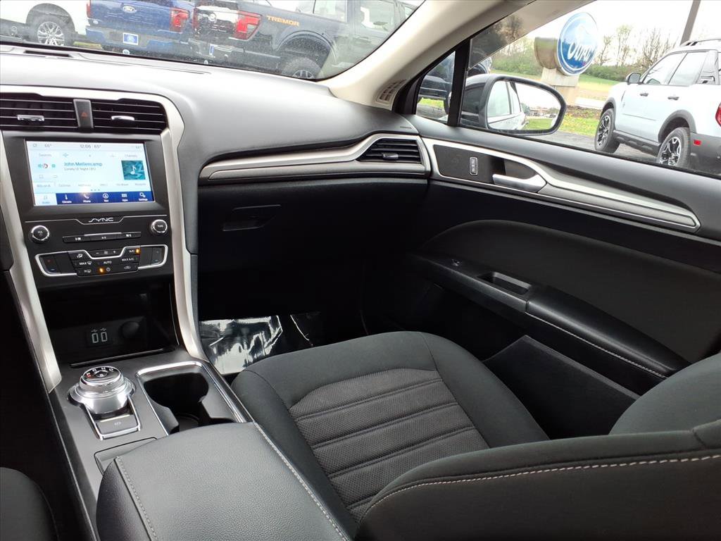 Used 2019 Ford Fusion SE image 17