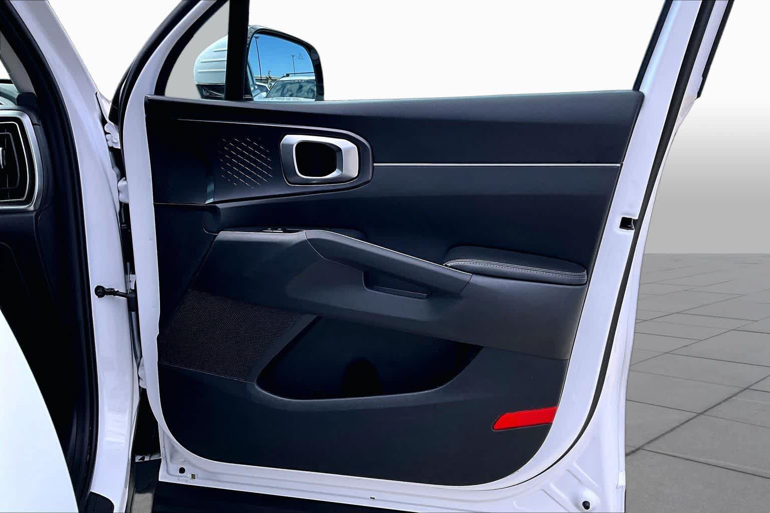 Certified 2024 Kia Sorento S FWD image 21