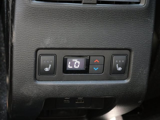Used 2025 Mitsubishi Outlander SEL AWD/4WD image 14