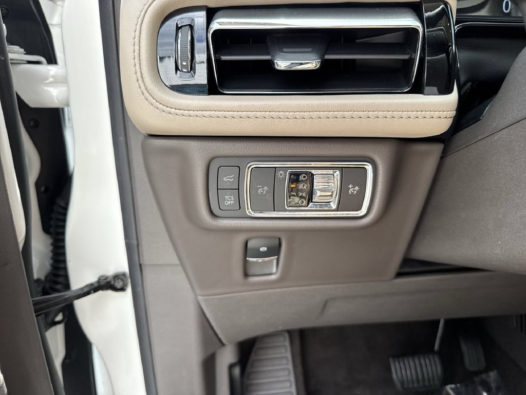 Used 2022 Lincoln Nautilus FWD image 55