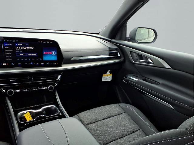 Used 2025 Chevrolet Traverse LT w/ Driver Confidence Package FWD image 9