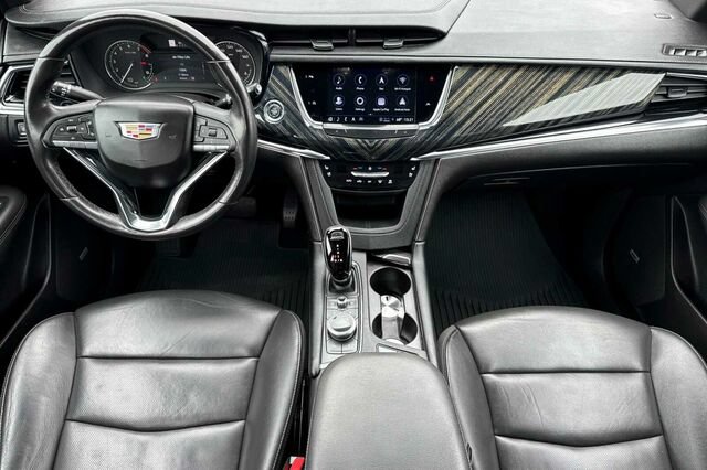 Used 2024 Cadillac XT6 Premium Luxury AWD/4WD image 13