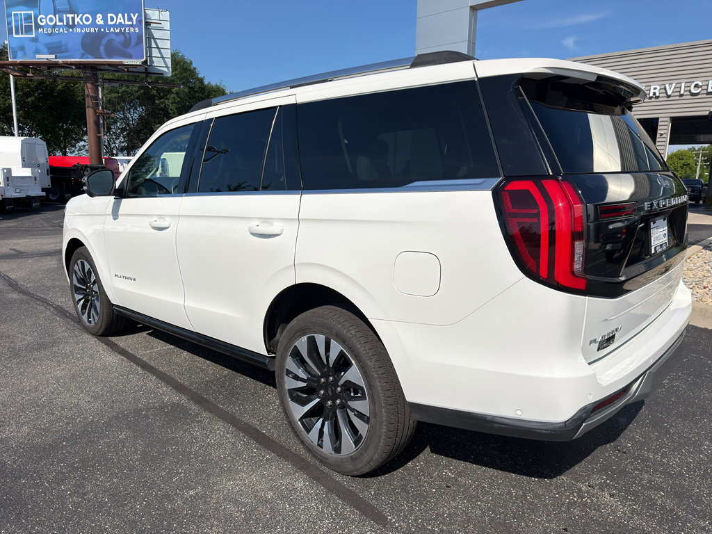 Used 2025 Ford Expedition Platinum w/ Driver's Package AWD/4WD image 8