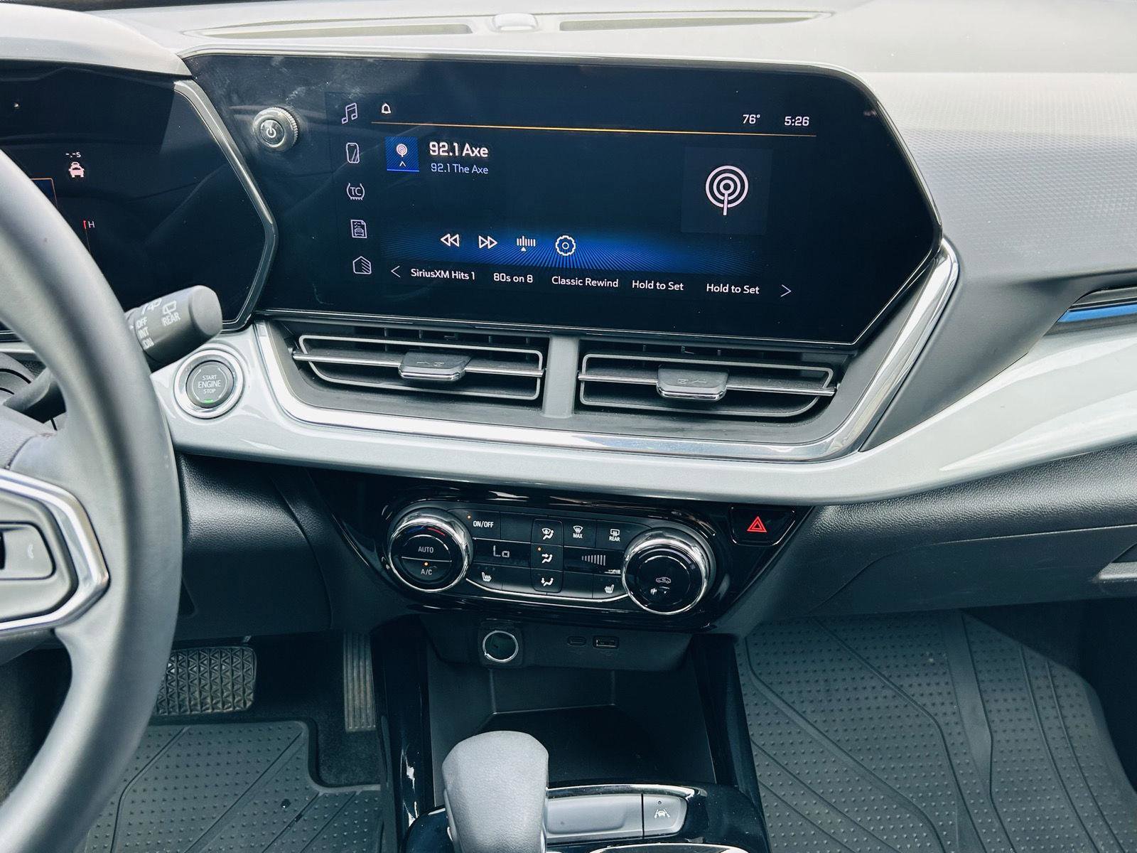 Used 2025 Chevrolet Trax LT w/ Driver Confidence Package image 19