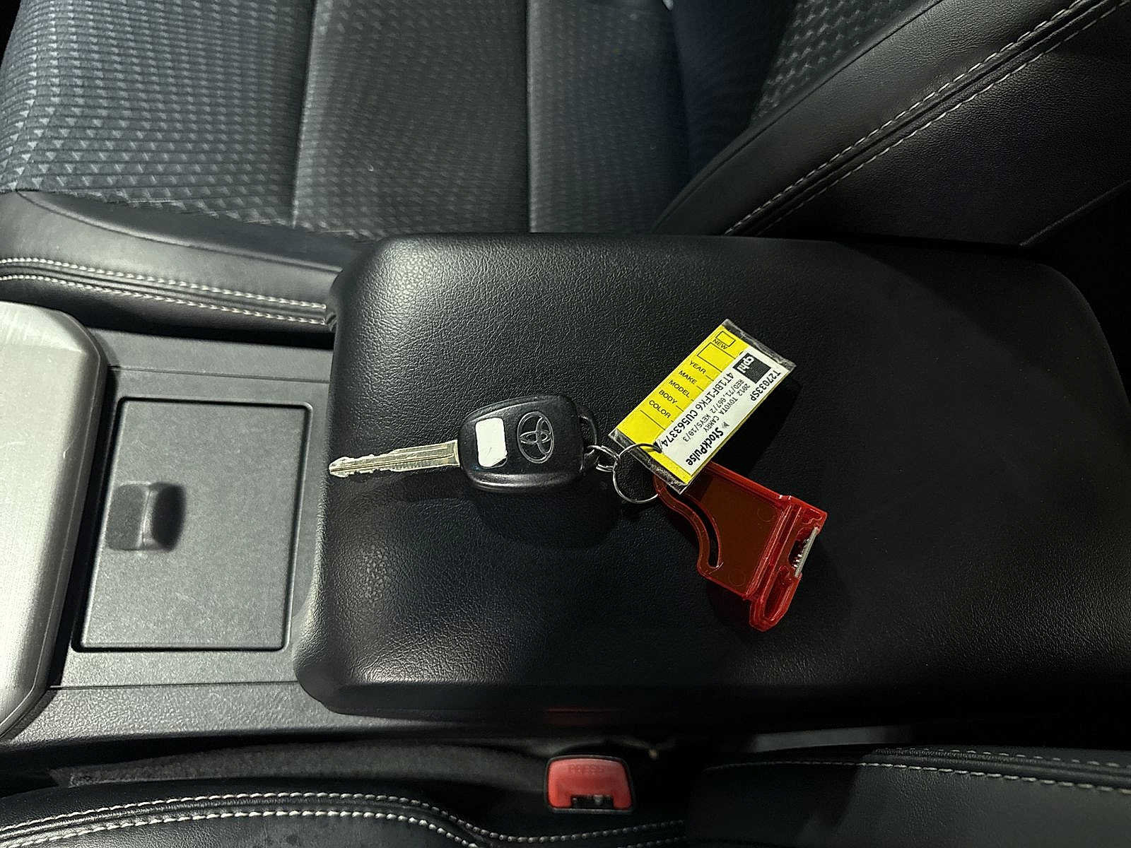 Used 2012 Toyota Camry SE FWD image 31